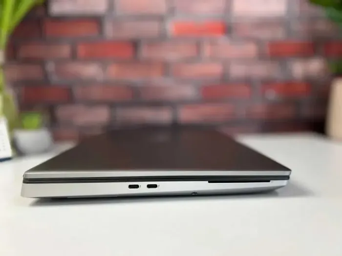 Мобільна робоча станція Dell Precision 7550 / 15.6" (1920x1080) IPS / Intel Core i9-10885H (8 (16) ядер по 2.4 - 5.3 GHz) / 32 GB DDR4 / 1000 GB SSD M.2 / nVidia Quadro RTX 4000, 8 GB GDDR6, 256-bit / WebCam б/в - зображення 3