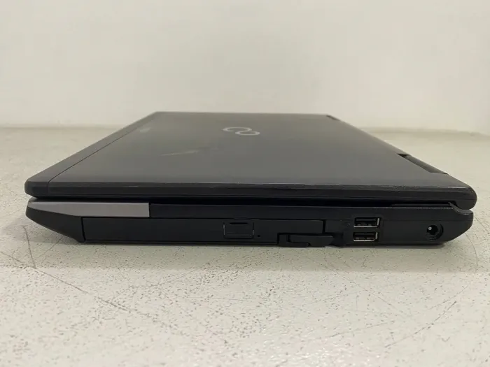 Ноутбук Б-клас Fujitsu LifeBook S782 / 14" (1600x900) TN / Intel Core i7-3612QM (4 (8) ядра по 2.1 - 3.1 GHz) / 16 GB DDR3 / 256 GB SSD / Intel HD Graphics 4000 / WebCam / DVD-ROM б/в - зображення 6