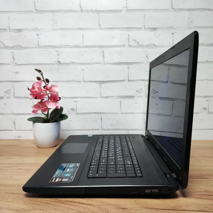 Ноутбук Asus R704A / 17.3" (1600x900) TN / Intel Core i5-3230M (2 (4) ядра по 2.6 - 3.2 GHz) / 8 GB DDR3 / 128 GB SSD / Intel HD Graphics 4000 / WebCam б/в - зображення 4