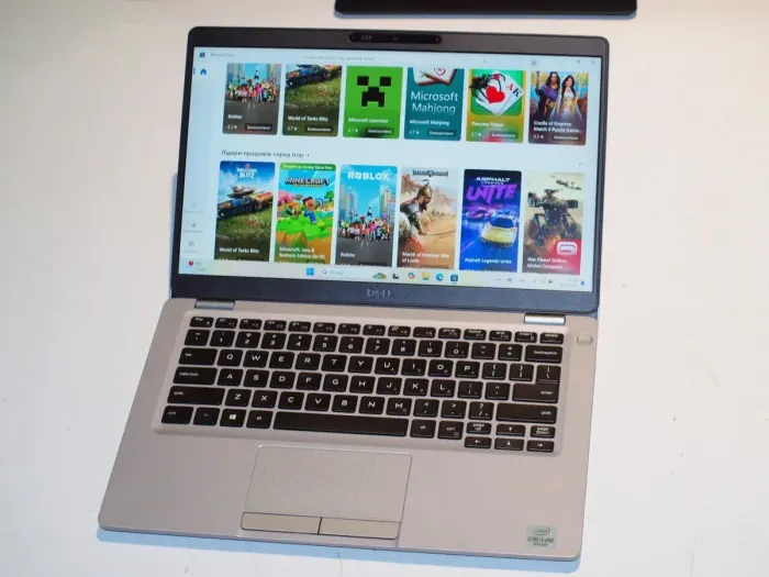 Ультрабук Б-клас Dell Latitude 5310 / 13.3" (1920x1080) IPS Touch / Intel Core i5-10310U (4 (8) ядра по 1.7 - 4.4 GHz) / 16 GB DDR4 / 256 GB SSD / Intel UHD Graphics / WebCam / Win 11 Pro б/в - зображення 2