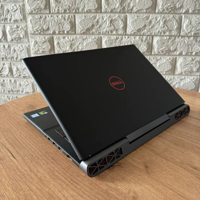 Ігровий ноутбук Б-клас Dell Inspiron 15 Gaming 7567 / 15.6" (1920x1080) IPS / Intel Core i5-7300HQ (4 ядра по 2.5 - 3.5 GHz) / 16 GB DDR4 / 128 GB SSD M.2 + 1000 GB HDD / nVidia GeForce GTX 1050, 4 GB GDDR5, 128-bit / WebCam б/в - зображення 6