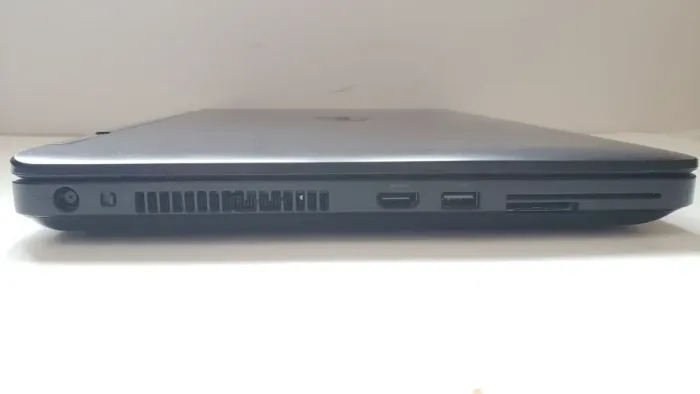 Ноутбук Б-клас Dell Latitude E5540 / 15.6" (1920x1080) TN / Intel Core i7-4600U (2 (4) ядра по 2.1 - 3.3 GHz) / 8 GB DDR3 / 200 GB SSD + 500 GB HDD / nVidia GeForce GT 720M, 2 GB GDDR3, 64-bit / WebCam / DVD-ROM б/в - зображення 4