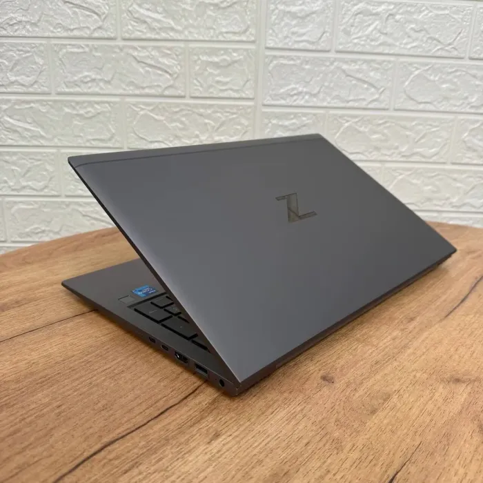 Ультрабук HP ZBook Firefly 15 G8 / 15.6" (1920x1080) IPS / Intel Core i7-1185G7 (4 (8) ядра по 1.2 - 4.8 GHz) / 16 GB DDR4 / 512 GB SSD NVMe / Intel Iris Xe Graphics / WebCam б/в - зображення 6