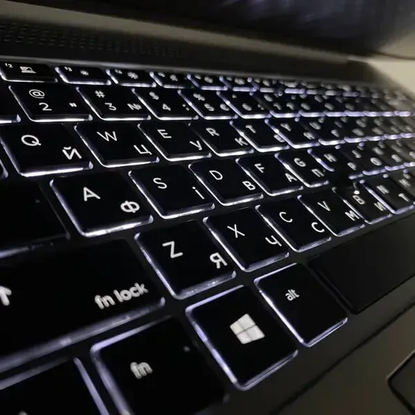 Ультрабук HP EliteBook 840 G5 / 14" (1920x1080) IPS / Intel Core i5-8350U (4 (8) ядра по 1.7 - 3.6 GHz) / 16 GB DDR4 / 512 GB SSD / AMD Radeon RX 540, 2 GB GDDR5, 128-bit / WebCam / Fingerprint б/в - зображення 6