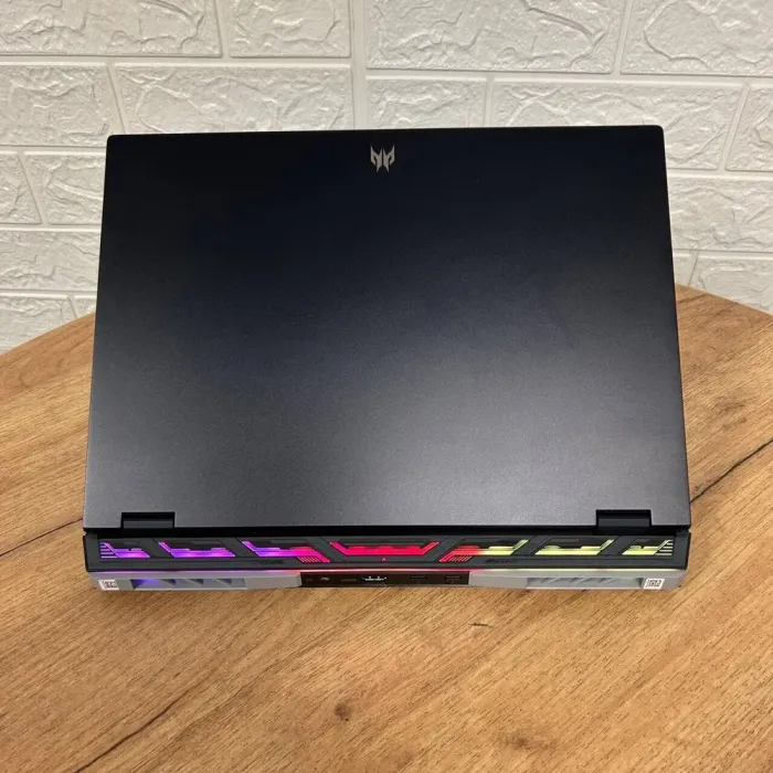 Ігровий ноутбук Acer Predator Helios 16 PH16-71 / 16" (2560x1600) IPS / Intel Core i7-13700HX (16 (24) ядер по 3.7 - 5.0 GHz) / 16 GB DDR5 / 1000 GB SSD / nVidia GeForce RTX 4060, 8 GB GDDR6, 128-bit / WebCam б/в - зображення 3