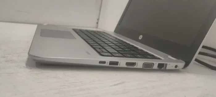 Ультрабук Б-клас HP ProBook 430 G4 / 13.3" (1366x768) TN / Intel Core i5-7200U (2 (4) ядра по 2.5-3.1 GHz) / 8 GB DDR4 / 120 GB SSD / HD Graphics 620 / WebCam / АКБ NEW б/в - зображення 6