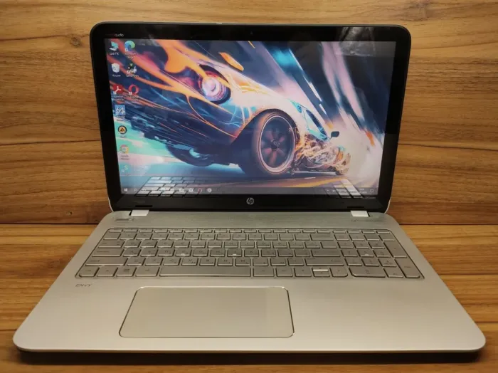 Ноутбук HP ENVY m6 / 15.6" (1366x768) TN Touch / AMD A10-5750M (4 ядра по 2.5 - 3.5 GHz) / 8 GB DDR3 / 256 GB SSD / AMD Radeon HD 8650G / WebCam / Windows 10 б/в - зображення 2