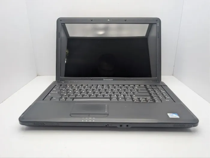 Ноутбук Б-клас Lenovo G550 / 15.6" (1366x768) TN / Intel Pentium T4300 (2 ядра по 2.1 GHz) / 6 GB DDR3 / 250 GB HDD / Intel Graphics / WebCam / DVD-ROM б/в - зображення 3