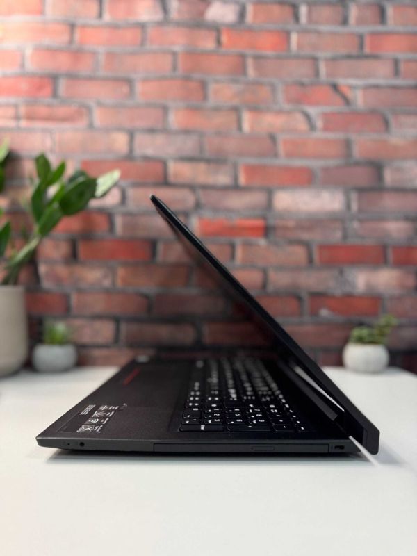 Ноутбук Lenovo V110-15ISK / 15.6" (1366x768) TN / Intel Core i3-6006U (2 (4) ядра по 2.0 GHz) / 8 GB DDR4 / 128 GB SSD / Intel HD Graphics 520 / WebCam / DVD-ROM б/в - изображение 6