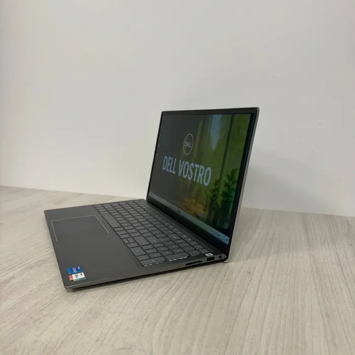 Ультрабук Б-клас Dell vostro 5510 / 15.6" (1920x1080) IPS / Intel Core i5-11300H (4 (8) ядра по 3.1 - 4.4 GHz) / 12 GB DDR4 / 256 GB SSD / Intel Iris Xe Graphics / WebCam б/в - зображення 7