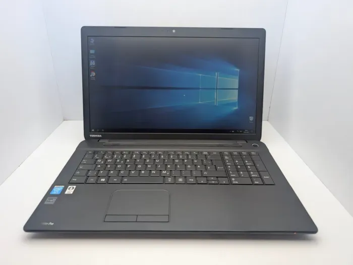 Ноутбук Toshiba Satellite PRO C70-B / 17.3" (1600x900) TN / Intel Core i3-4005U (2 (4) ядра по 1.7 GHz) / 6 GB DDR3 / 500 GB HDD / Intel HD Graphics 4400 / WebCam б/в - зображення 2