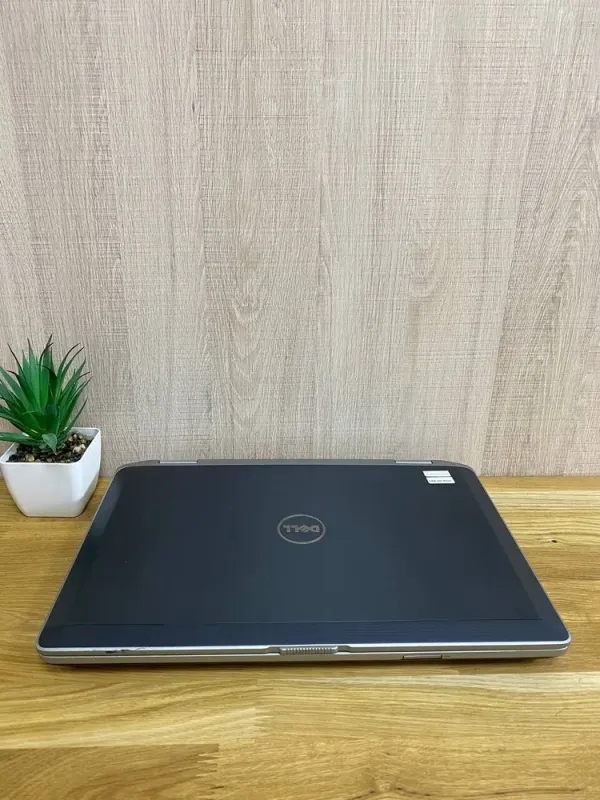 Ноутбук Dell Latitude E6420 / 14" (1600x900) TN / Intel Core i7-2620M (2 (4) ядра по 2.7 - 3.4 GHz) / 8 GB DDR3 / 128 GB SSD / nVidia NVS 4200M, 1 GB GDDR3a, 64-bit / VGA б/в - зображення 7