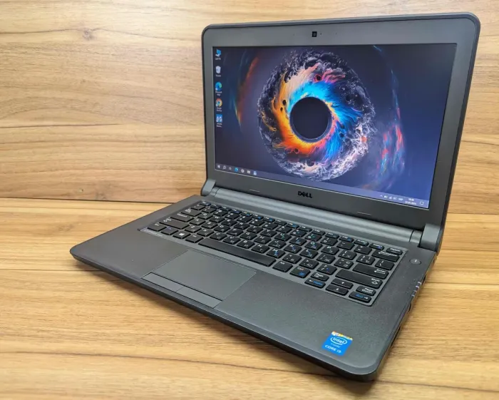 Ноутбук Dell Latitude 3340 / 13.3" (1366x768) TN / Intel Core i5-4200U (2 (4) ядра по 1.6 - 2.6 GHz) / 8 GB DDR3 / 240 GB SSD / Intel HD Graphics 4400 / WebCam / Windows 10 б/в - зображення 5