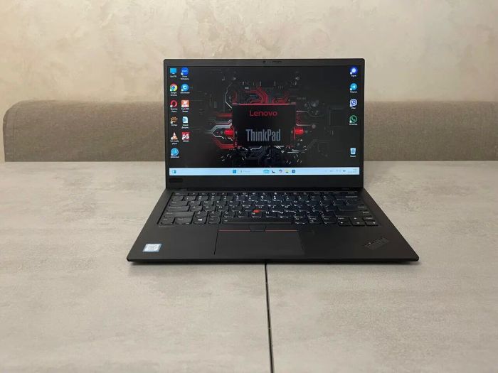 Ультрабук Lenovo ThinkPad X1 Carbon (7th Gen) / 14" (2560x1440) IPS / Intel Core i7-8665U (4 (8) ядра по 1.9 - 4.8 GHz) / 16 GB DDR3 / 512 GB SSD M.2 / Intel UHD Graphics 620 / WebCam / Fingerprint / USB 3.1 / HDMI б/в - зображення 2