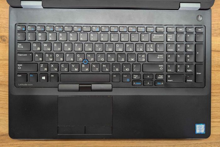 Ноутбук Dell Latitude E5570 / 15.6" (1920x1080) IPS / Intel Core i5-6440HQ (4 ядра по 2.6 - 3.5 GHz) / 16 GB DDR4 / 512 GB SSD / AMD Radeon R7 M370, 2 GB GDDR5, 128-bit / HDMI / WebCam / Windows 10 б/в - зображення 3