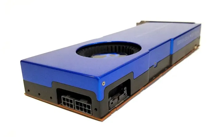 Дискретна відеокарта AMD Radeon Pro WX 8200, 8 GB HBM2, 2048-bit / 4x Mini DisplayPort б/в - зображення 4