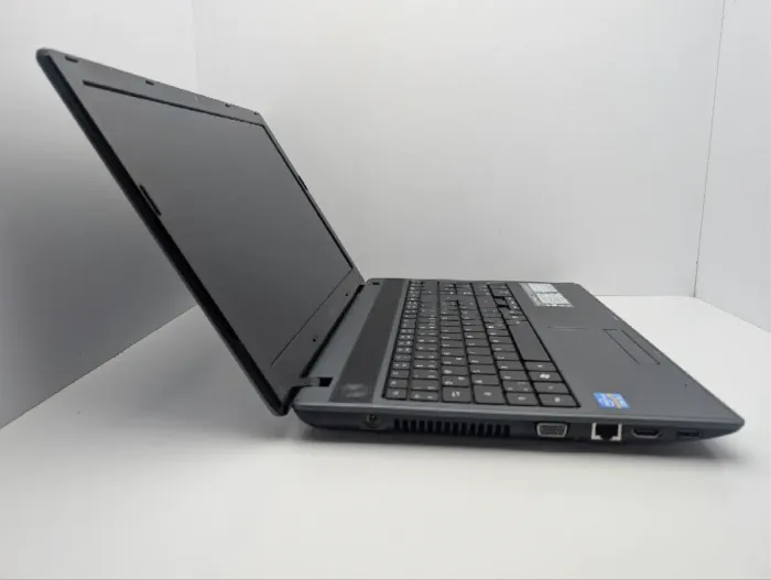 Ноутбук Acer Aspire 5749 / 15.6" (1366x768) TN / Intel Core i3-2350M (2 (4) ядра по 2.3 GHz) / 6 GB DDR3 / 320 GB HDD / Intel HD Graphics 3000 / WebCam / DVD-ROM б/в - изображение 4