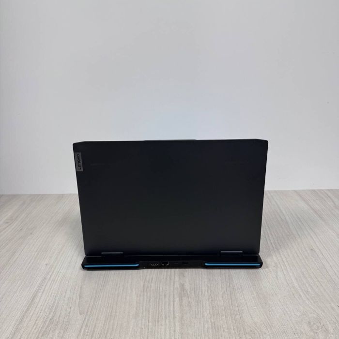 Ігровий ноутбук Б-класу Lenovo IdeaPad Gaming 3 15ARH7 / 15,6" (1920x1080) IPS / AMD Ryzen 5 7535HS (6 (12) ядер по 3,3 - 4,55 ГГц) / 16 ГБ DDR5 / 512 ГБ SSD NVMe / nVidia GeForce RTX 2050, 4 ГБ GDDR6, 64-біт / Веб-камера б/в - зображення 3