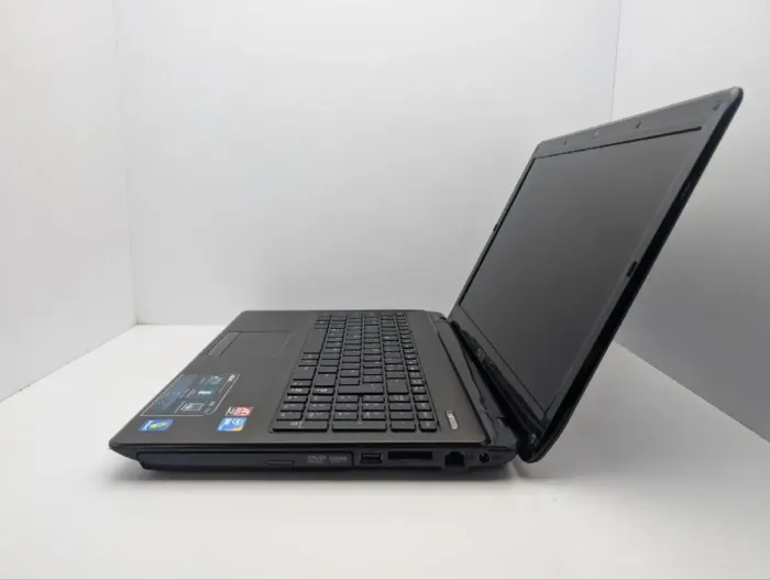 Ноутбук Asus X52J / 15.6" (1366x768) TN / Intel Core i3-350M (2 (4) ядра по 2.2 GHz) / 6 GB DDR3 / 320 GB HDD / AMD Radeon HD 5145, 1 GB GDDR3, 64-bit / WebCam / DVD-ROM б/в - зображення 5