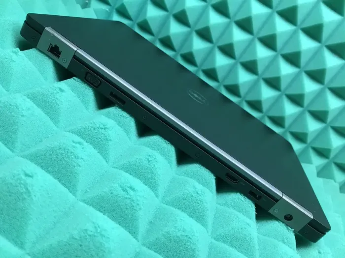 Ноутбук Б-клас Dell Latitude E5570 / 15.6" TN / Intel Core i5-6440HQ (4 ядра по 2.6-3.5 GHz) / 8GB DDR4 / 128GB SSD + 500GB HDD / HD Graphics 530 / WebCam / HDMI / Win 10 б/в - зображення 7