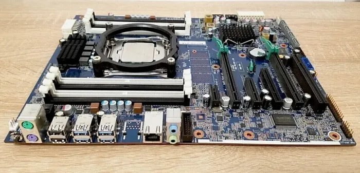 Комплект: Материнська плата HP Z440 / Intel Xeon E5-2686 v4 (18 (36) ядер по 2.3 - 3.0 GHz) (аналог i7-11700F) / Socket LGA 2011 v3+v4 / NVMe boot + рамка кріплення 2011 (для вежі кулера) б/в - зображення 2