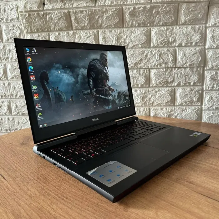 Ігровий ноутбук Б-клас Dell Inspiron 15 Gaming 7567 / 15.6" (1920x1080) IPS / Intel Core i5-7300HQ (4 ядра по 2.5 - 3.5 GHz) / 16 GB DDR4 / 128 GB SSD M.2 + 1000 GB HDD / nVidia GeForce GTX 1050, 4 GB GDDR5, 128-bit / WebCam б/в - зображення 4