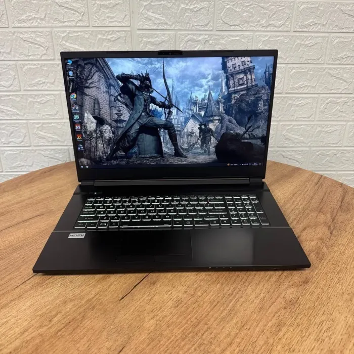 Ігровий ноутбук Б-клас Clevo NH77DE / 17.3" (1920x1080) IPS / Intel Core i7-10750H (6 (12) ядер по 2.6 - 5.0 GHz) / 8 GB DDR4 / 256 GB SSD NVMe + 1000 GB HDD / nVidia GeForce GTX 1650 Ti, 4 GB GDDR6, 128-bit / WebCam б/в - зображення 2