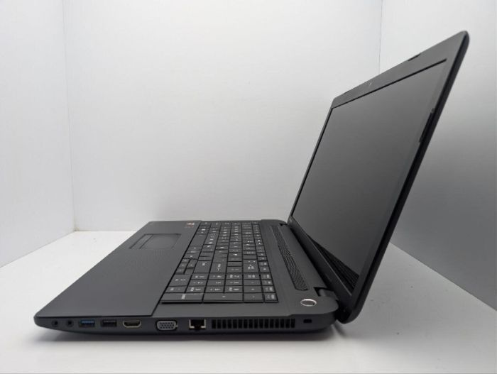 Ноутбук Toshiba Satellite C70-D-A / 17.3" (1600x900) TN / AMD A6-5200 (4 ядра по 2.0 GHz) / 8 GB DDR3 / 240 GB SSD / AMD Radeon HD 8400 Graphics / WebCam б/в - зображення 5