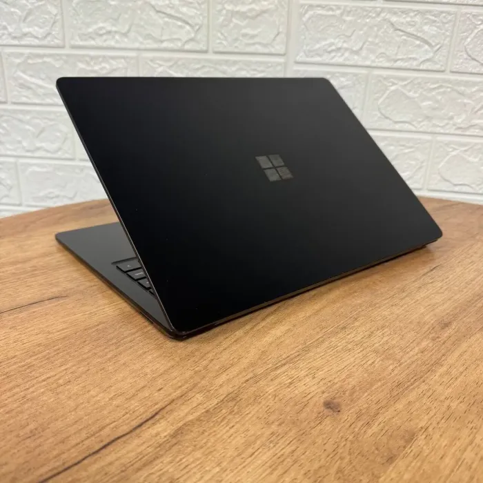 Ультрабук Б-клас Microsoft Surface Laptop 5 / 13.5" (2256x1504) IPS Touch / Intel Core i5-1245U (10 (12) ядер по 3.3 - 4.4 GHz) / 16 GB DDR4 / 256 GB SSD / Intel Iris Xe Graphics / WebCam б/в - зображення 6