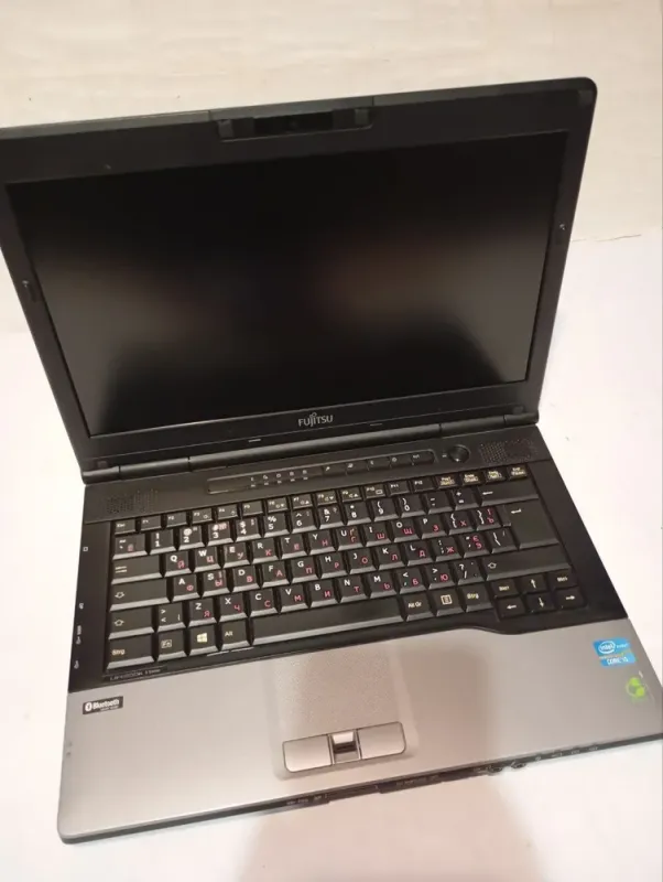 Ноутбук Б-клас Fujitsu LifeBook S782 / 14" (1600x900) TN / Intel Core i5-3230M (2 (4) ядра по 2.6 - 3.2 GHz) / 8 GB DDR3 / 120 GB SSD / Intel HD Graphics 4000 / WebCam / DVD-ROM б/в - зображення 3