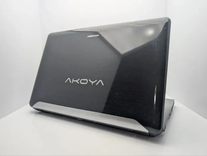 Ноутбук Medion Akoya P7624 / 17.3" (1600x900) TN / Intel Core i5-2450M (2 (4) ядра по 2.5 - 3.1 GHz) / 6 GB DDR3 / 1000 GB HDD / nVidia GeForce GT 630M, 1 GB GDDR3, 128-bit / WebCam / АКБ не тримає б/в - зображення 8
