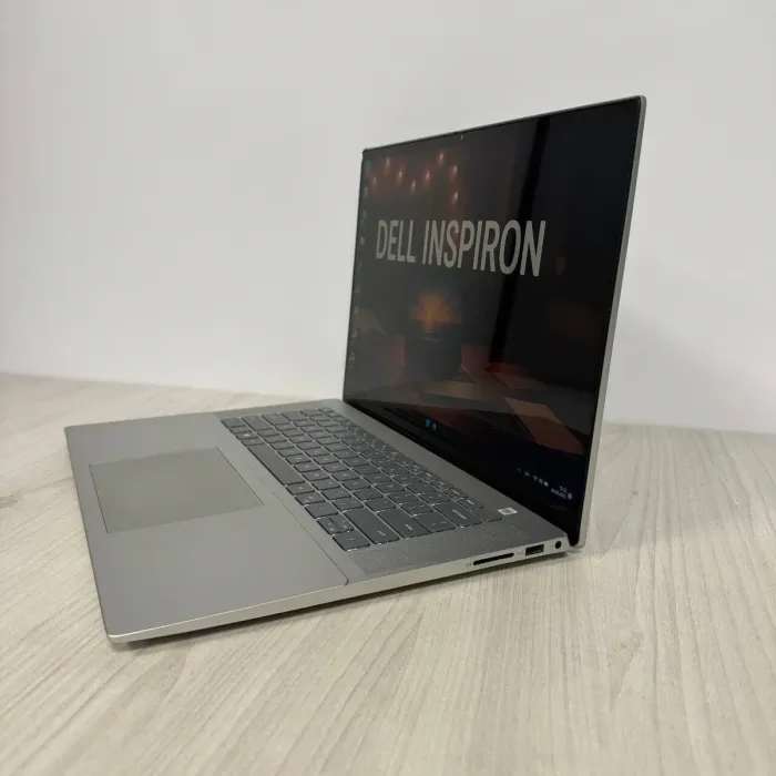 Ноутбук Б-клас Dell Inspiron 16 5620 / 16" (1920x1200) IPS Touch / Intel Core i7-1260U (10 (12) ядер по 1.1 - 4.7 GHz) / 16 GB DDR4 / 512 GB SSD NVMe / nVidia GeForce MX570 A, 2 GB GDDR6, 64-bit / WebCam б/в - зображення 5