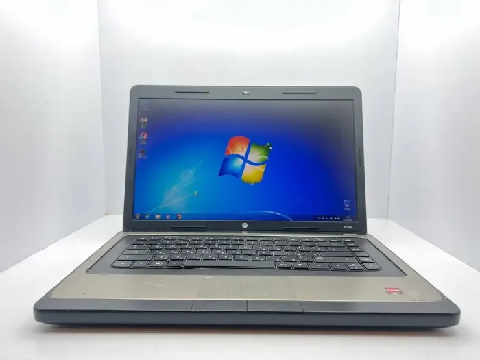 Ноутбук Б-клас HP 635 / 15.6" (1366x768) TN / AMD E-300 (2 ядра по 1.3 GHz) / 4 GB DDR3 / 120 GB SSD / AMD Radeon HD 6310 Graphics / WebCam / АКБ не тримає б/в - зображення 2
