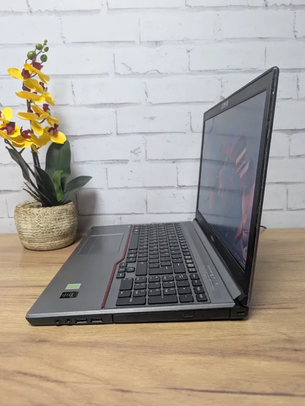Ноутбук Б-клас Fujitsu LifeBook E754 / 15.6" (1366x768) TN / Intel Core i5-4300M (2 (4) ядра по 2.6 - 3.3 GHz) / 8 GB DDR3 / 128 GB SSD / Intel HD Graphics 4600 / WebCam / Без АКБ б/в - зображення 5