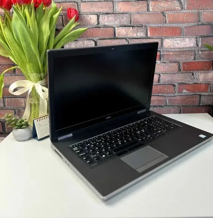 Мобільна робоча станція Dell Precision 7740 / 17.3" (1920x1080) IPS / Intel Core i9-9980HK (8 (16) ядер по 2.4 - 5.0 GHz) / 32 GB DDR4 / 1000 GB SSD M.2 / nVidia Quadro RTX 4000, 8 GB GDDR6, 256-bit / WebCam б/в - зображення 7