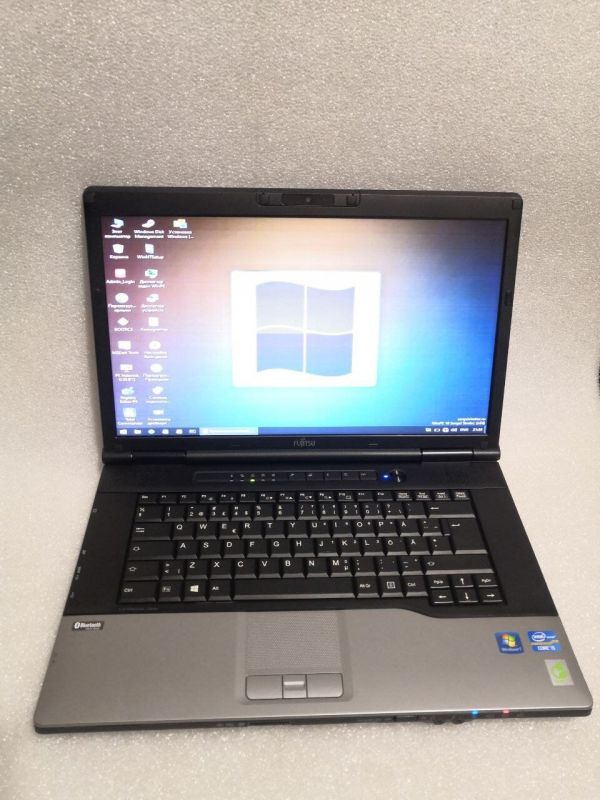 Ноутбук Fujitsu Lifebook E752 / 15.6" TN / Core i5-3230M (2(4) ядра по 2.6-3.2GHz) / 4GB DDR3 / 500GB HDD / HD Graphics 3000 / WebCam б/в - зображення 3