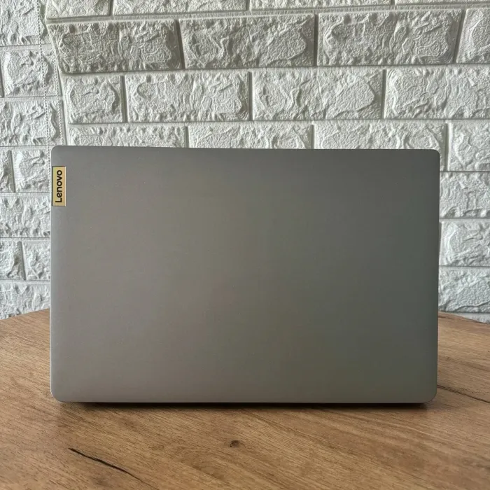 Ультрабук Б-клас Lenovo IdeaPad 3 15IAU7 / 15.6" (1920x1080) IPS Touch / Intel Core i5-1235U (10 (12) ядер по 3.3 - 4.4 GHz) / 8 GB DDR4 / 256 GB SSD / Intel Iris Xe Graphics / WebCam б/в - зображення 3