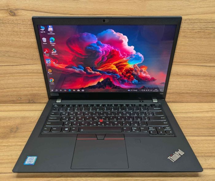 Ультрабук Б-клас Lenovo ThinkPad T490 / 14" (2560x1440) IPS / Intel Core i7-8565U (4 (8) ядра по 1.8 - 4.6 GHz) / 16 GB DDR4 / 512 GB SSD / Intel UHD Graphics / WebCam / TouchID / Windows 10 б/в - зображення 2
