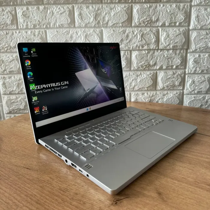 Ігровий ноутбук Asus ROG Zephyrus G14 GA401QM / 14" (1920x1080) IPS / AMD Ryzen 7 5800HS (8 (16) ядер по 2.8 - 4.4 GHz) / 16 GB DDR4 / 512 GB SSD / nVidia GeForce RTX 3060, 6 GB GDDR6, 192-bit б/в - зображення 4