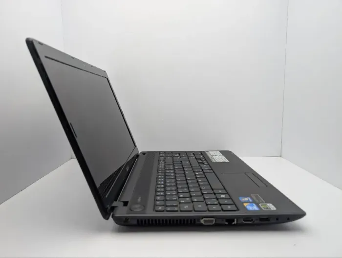 Ноутбук Acer Aspire 5742G / 15.6" (1366x768) TN / Intel Core i5-480M (2 (4) ядра по 2.6 GHz) / 6 GB DDR3 / 500 GB HDD / nVidia GeForce GT 520M, 1 GB GDDR3, 64-bit / WebCam / DVD-ROM б/в - зображення 4
