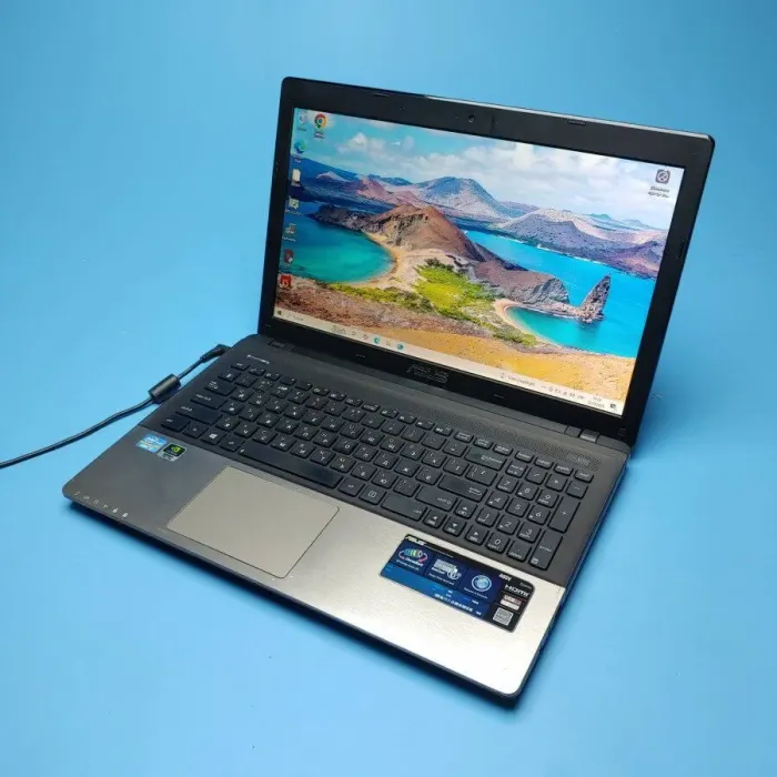 Ноутбук Б-клас Asus K55VD / 15.6" (1366x768) TN / Intel Core i7-3630QM (4 (8) ядра по 2.4 - 3.4 GHz) / 16 GB DDR3 / 512 GB SSD / nVidia GeForce 610M, 2 GB DDR3, 64-bit / WebCam / Win 10 Home б/в - зображення 2