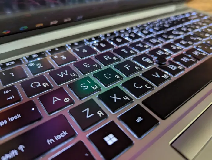 Ультрабук HP EliteBook 840 G8 / 14" (1920x1080) IPS / Intel Core i7-1185G7 (4 (8) ядра по 3.0 - 4.8 GHz) / 16 GB DDR4 / 480 GB SSD / Intel Iris Xe Graphics / WebCam / TouchID / Windows 10 б/в - зображення 6