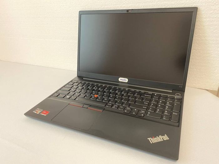 Ноутбук Б-клас Lenovo ThinkPad E15 Gen 2 / 15.6" (1920x1080) TN / AMD Ryzen 5 4500U (6 ядер по 2.3 - 4.0 GHz) / 16 GB DDR4 / 256 GB SSD M.2 / AMD Radeon Graphics / WebCam / HDMI б/в - зображення 3