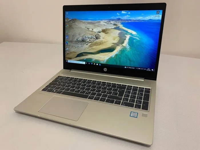 Ноутбук Б-клас HP ProBook 450 G6 / 15.6" (1920x1080) IPS / Intel Core i5-8265U (4 (8) ядра по 1.6 - 3.9 GHz) / 16 GB DDR4 / 256 GB SSD / nVidia GeForce MX130, 2 GB GDDR5, 64-bit / WebCam б/в - зображення 2