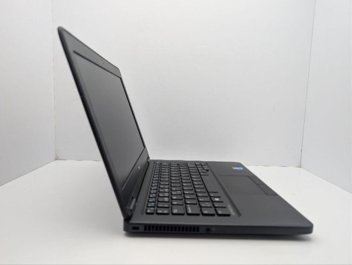 Нетбук Dell Latitude E5250 / 12.5" (1366x768) TN / Intel Core i5-5200U (2 (4) ядра по 2.2 - 2.7 GHz) / 8 GB DDR3 / 120 GB SSD / Intel HD Graphics 5500 / WebCam б/в - изображение 4