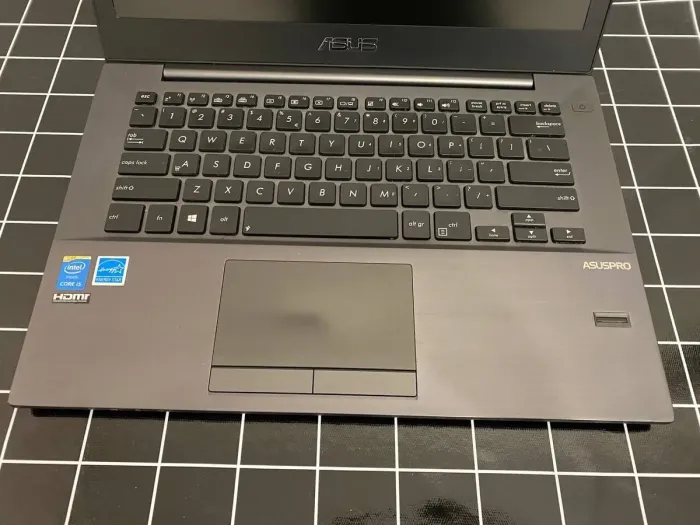 Ультрабук Б-клас Asus ASUSPRO Advanced BU401LA / 14" (1366x768) TN / Intel Core i5-4210U (2 (4) ядра по 1.7 - 2.7 GHz) / 4 GB DDR3 / 256 GB SSD / Intel HD Graphics 4400 / WebCam / HDMI б/в - зображення 4