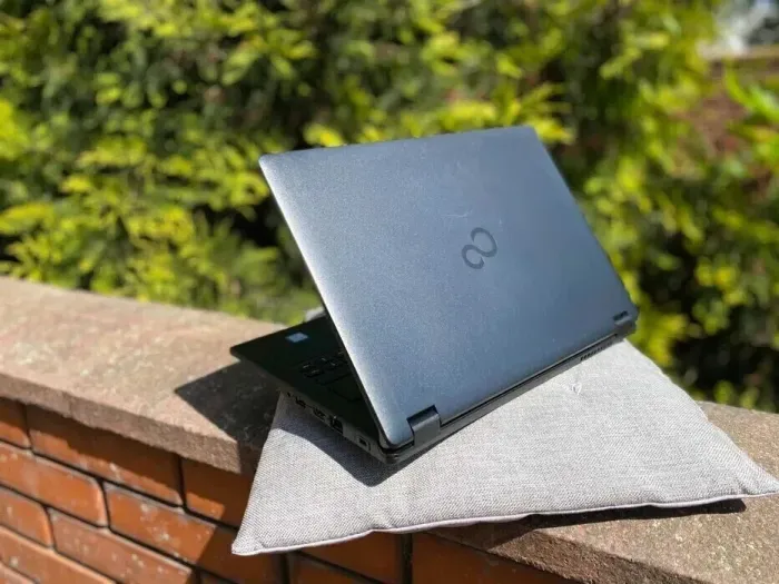 Ноутбук Fujitsu Lifebook E548 / 14" TN / Intel Core i3-7130U (2(4) ядра по 2.7GHz) / 8GB DDR4 / 128GB SSD / HD Graphics 620 / WebCam б/в - зображення 8