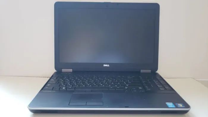 Ігровий ноутбук Dell Latitude E6540 / 15.6" (1366x768) TN / Intel Core i7-4810MQ (4 (8) ядра по 2.8 - 3.8 GHz) / 16 GB DDR3 / 256 GB SSD + 500 GB HDD / AMD Radeon HD 8790M, 2 GB GDDR5, 128-bit / WebCam б/в - зображення 2
