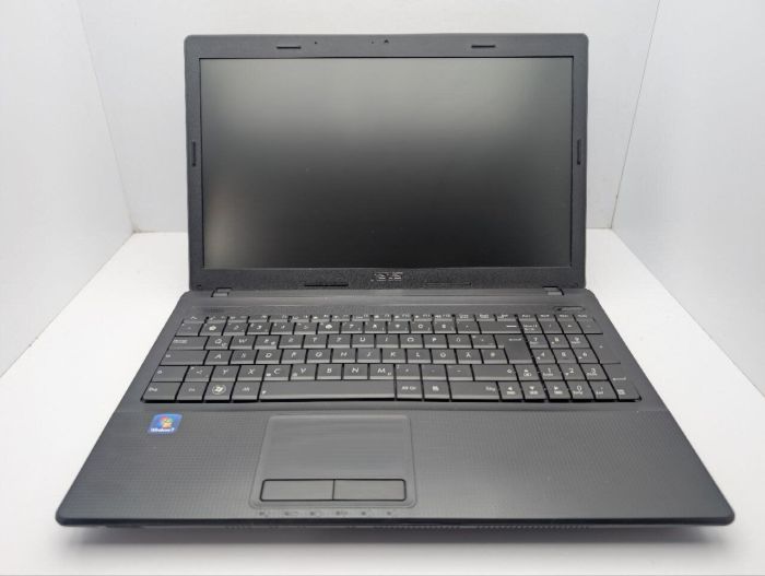 Ноутбук Asus X54C / 15.6" (1366x768) TN / Intel Pentium B960 (2 ядра по 2.2 GHz) / 8 GB DDR3 / 500 GB HDD / Intel HD Graphics / WebCam / DVD-ROM б/в - зображення 3