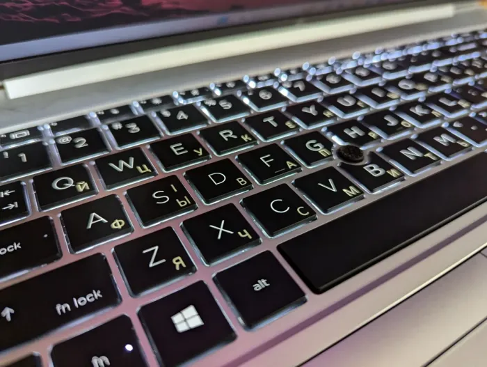 Ультрабук HP EliteBook 850 G7 / 15.6" (1920x1080) IPS / Intel Core i7-10610U (4 (8) ядра по 1.8 - 4.9 GHz) / 16 GB DDR4 / 480 GB SSD / Intel UHD Graphics / WebCam / Fingerprint / Windows 10 б/в - зображення 6